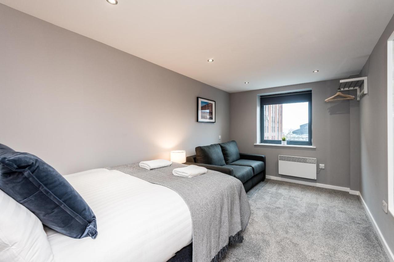 Host Apartments - Contemporary 3 Bed Apt With Balcony - Perfect For Long Stays Liverpool Exterior foto
